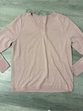 so v-neck pink sweater